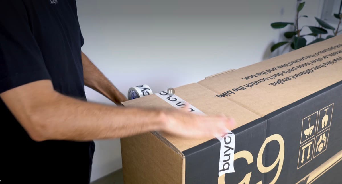 Sealing a bike box for shipping